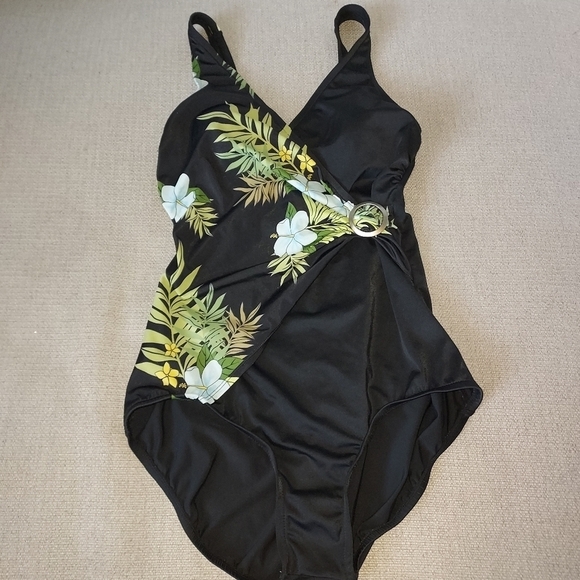 JANTZEN Ruched Tummy Control One Piece Swimsuit - Picture 1 of 6